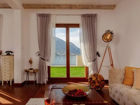 Sale, house, 192m², Dobrota, Kotor - image 25