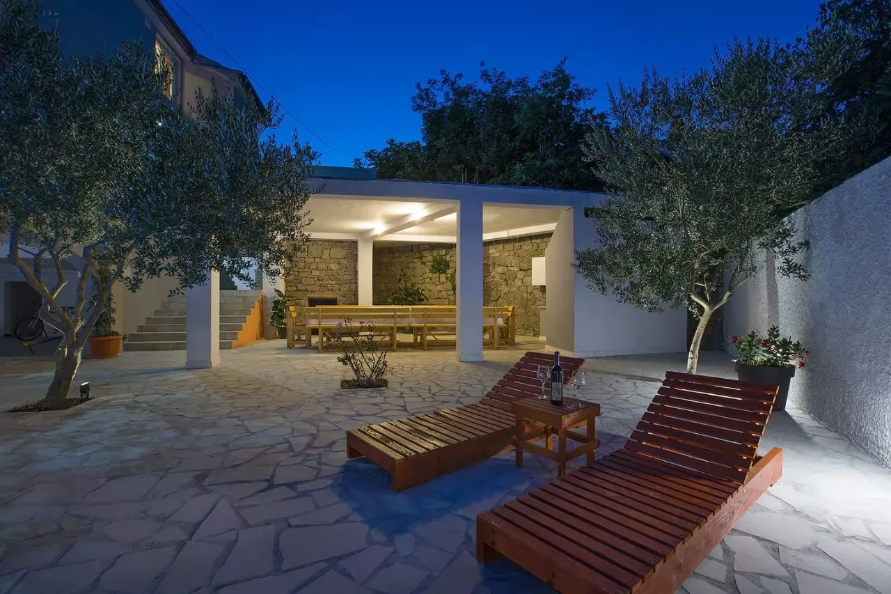 Rent, house, 110m², Tivat, Crna Gora