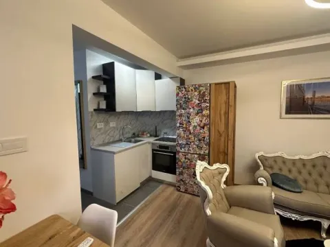 Izdavanje, trosoban stan, 57m², Senjak, Beograd - image 4