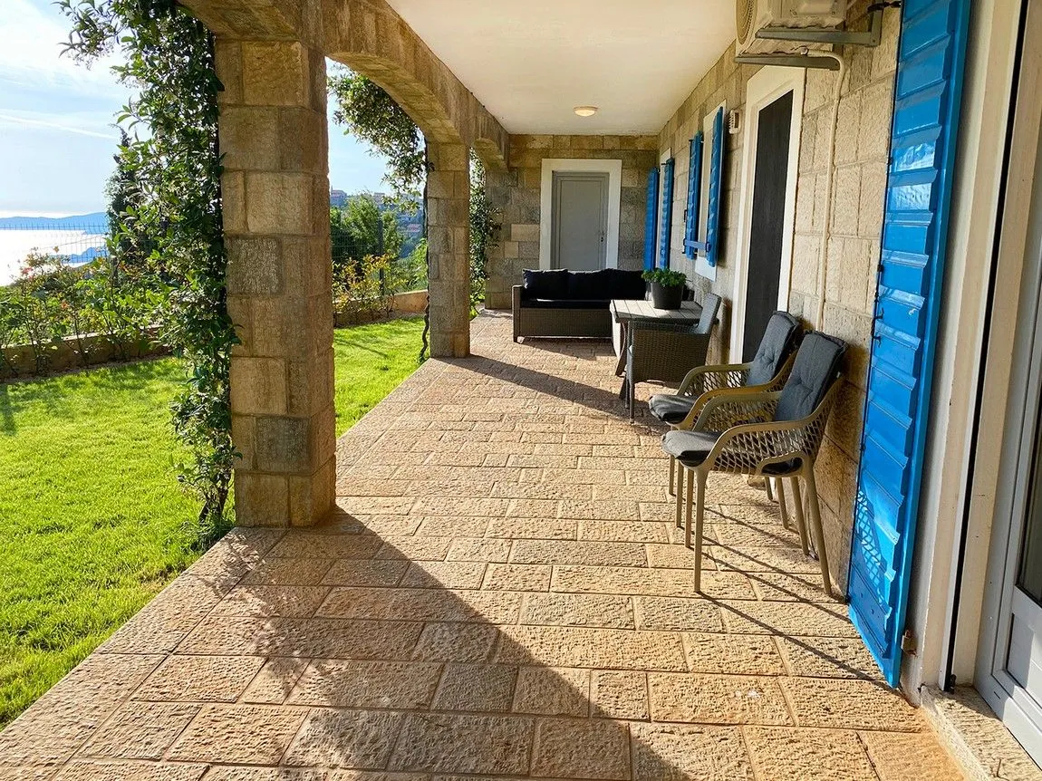 Sale, house, 250m², Blizikuće, Budva