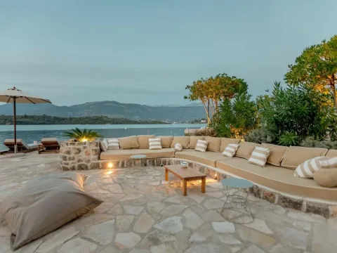 Sale, house, 676m², Đuraševići, Tivat - image 16