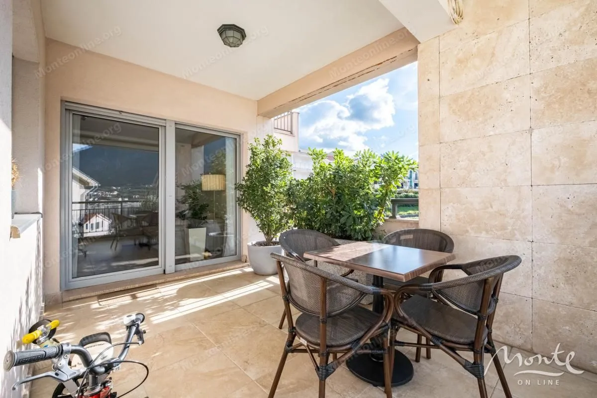 Prodaja, trosoban stan, 114m², Dobrota, Kotor