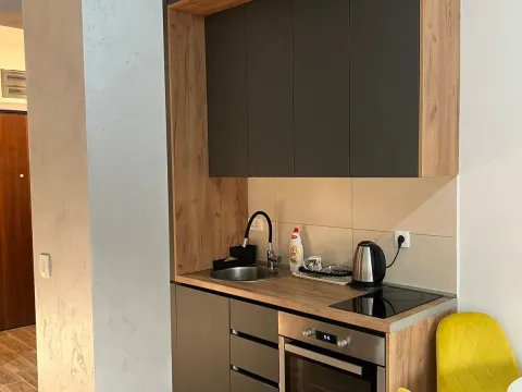 Rent, one bedroom apartment, 28m², Budva, Crna Gora - image 13