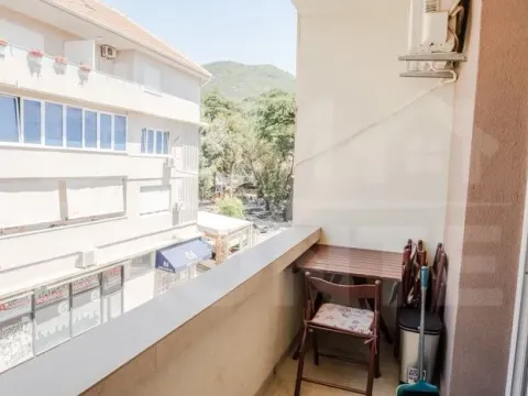 Izdavanje, dvosoban stan, 70m², Tivat, Crna Gora - image 16