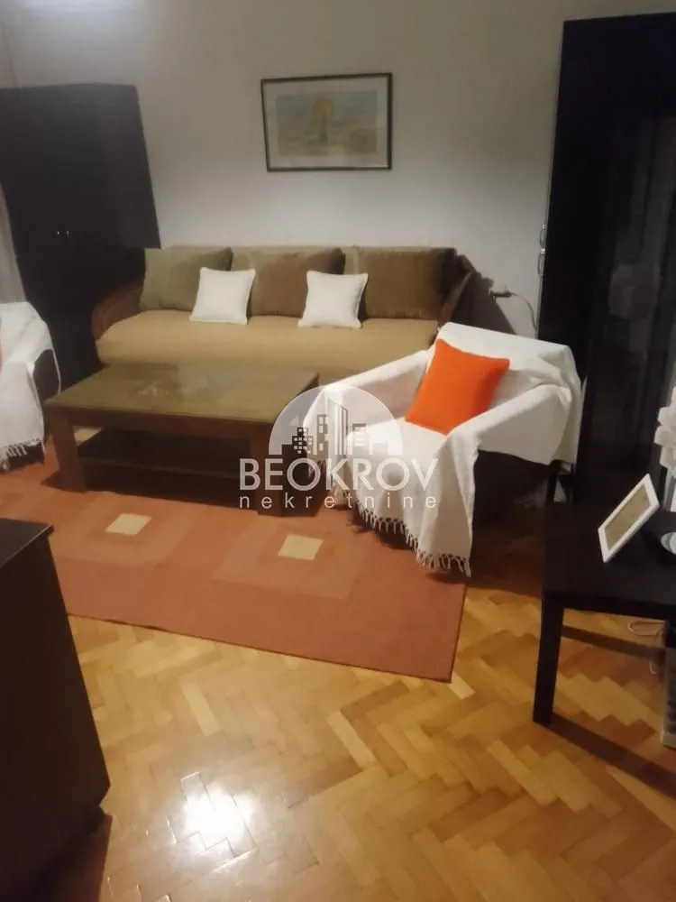 Izdavanje, jednosoban stan, 42m², Savski Venac, Beograd