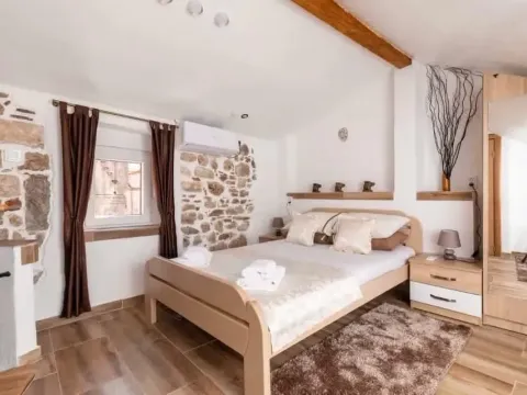 Prodaja, stan, 58m², Kotor, Crna Gora - image 3