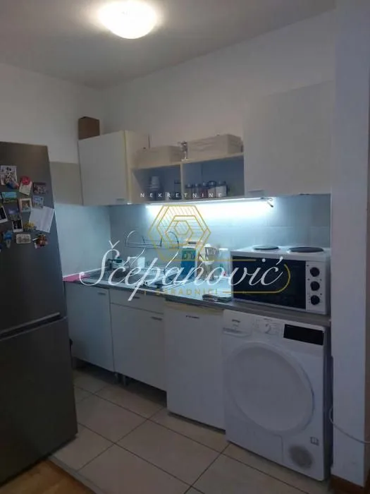 Prodaja, stan, 26m², Adamovićevo Naselje, Novi Sad Sve Podlokacije