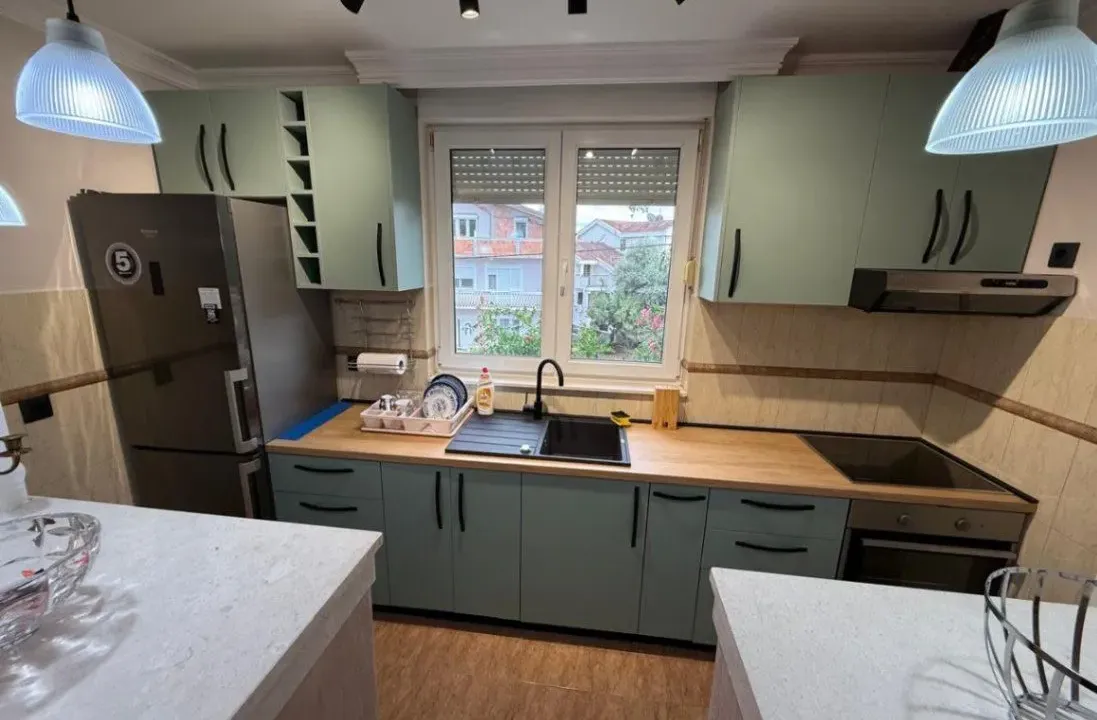 Izdavanje, jednosoban stan, 60m², Gorica C, Podgorica