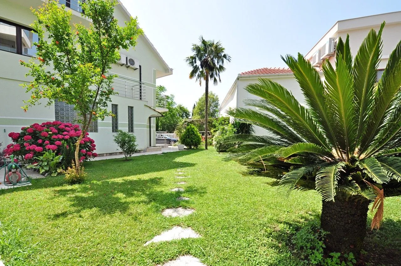Prodaja, kuća, 222m², Tivat, Crna Gora