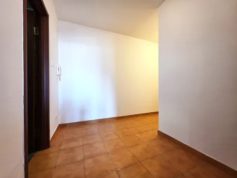 Sale, apartment, 45m², Stari Aerodrom, Podgorica - image 4