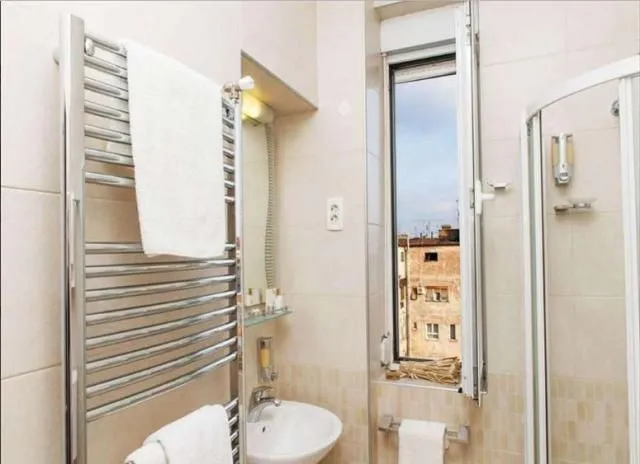 Rent, three bedroom apartment, 56m², Stari Grad, Beograd