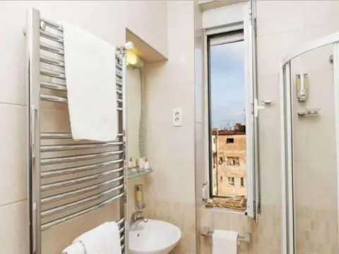 Izdavanje, trosoban stan, 56m², Stari Grad, Beograd - image 18