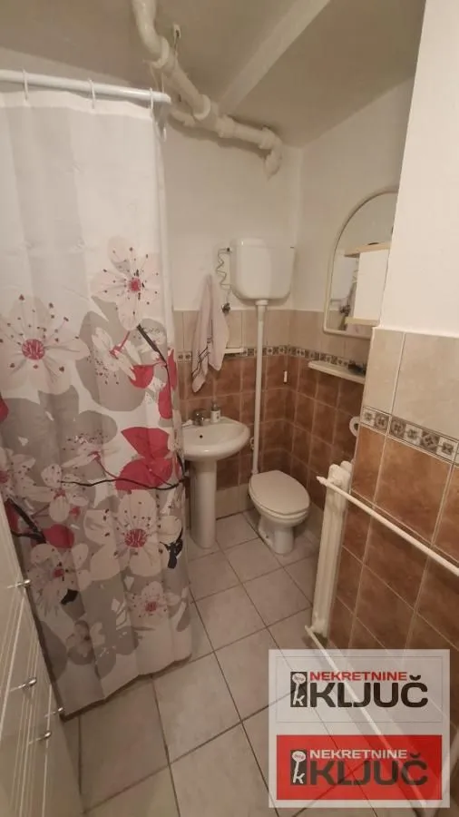 Prodaja, trosoban stan, 83m², Novo naselje, Novi Sad