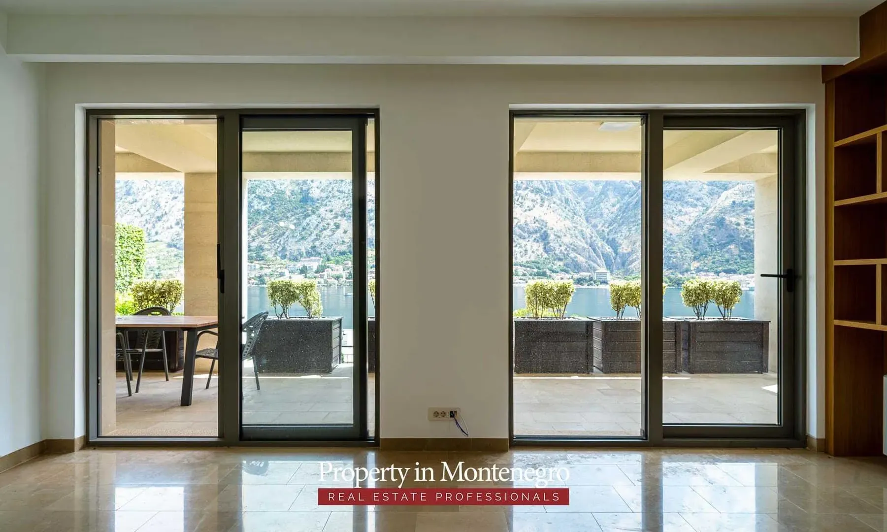 Prodaja, kuća, 520m², Muo, Kotor