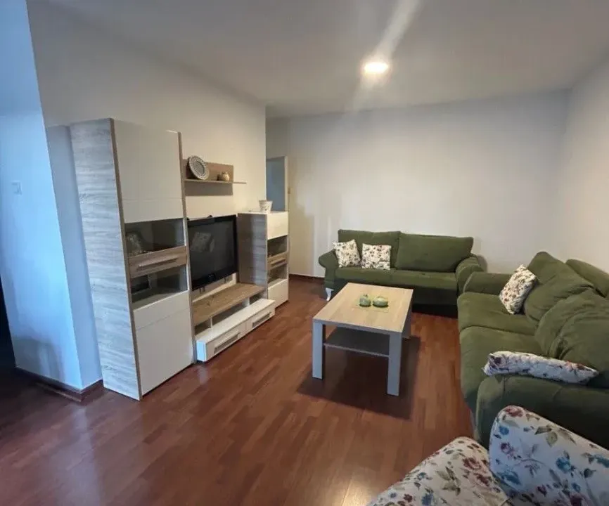 Izdavanje, trosoban stan, 98m², Preko Morače, Podgorica