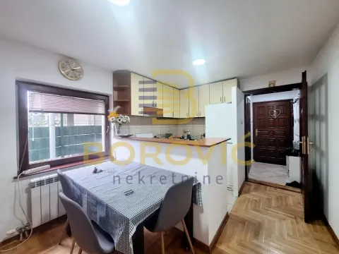 Sale, house, 108m², Uciteljsko Naselje, Zvezdara Sve Podlokacije - image 4