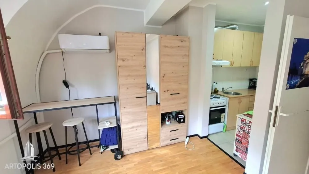 Prodaja, jednosoban stan, 24m², Kneževac, Beograd