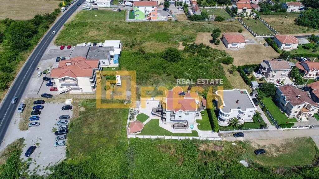 Prodaja, kuća, 550m², Zabjelo, Podgorica