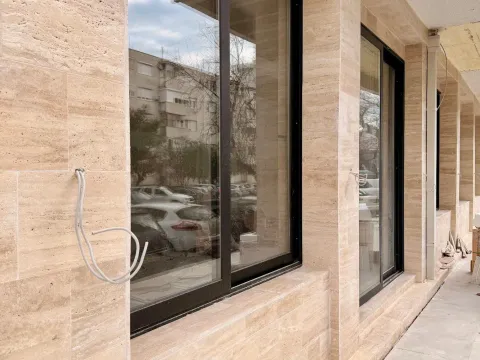 Izdavanje, poslovni prostor, 140m², Centar, Bar - image 2