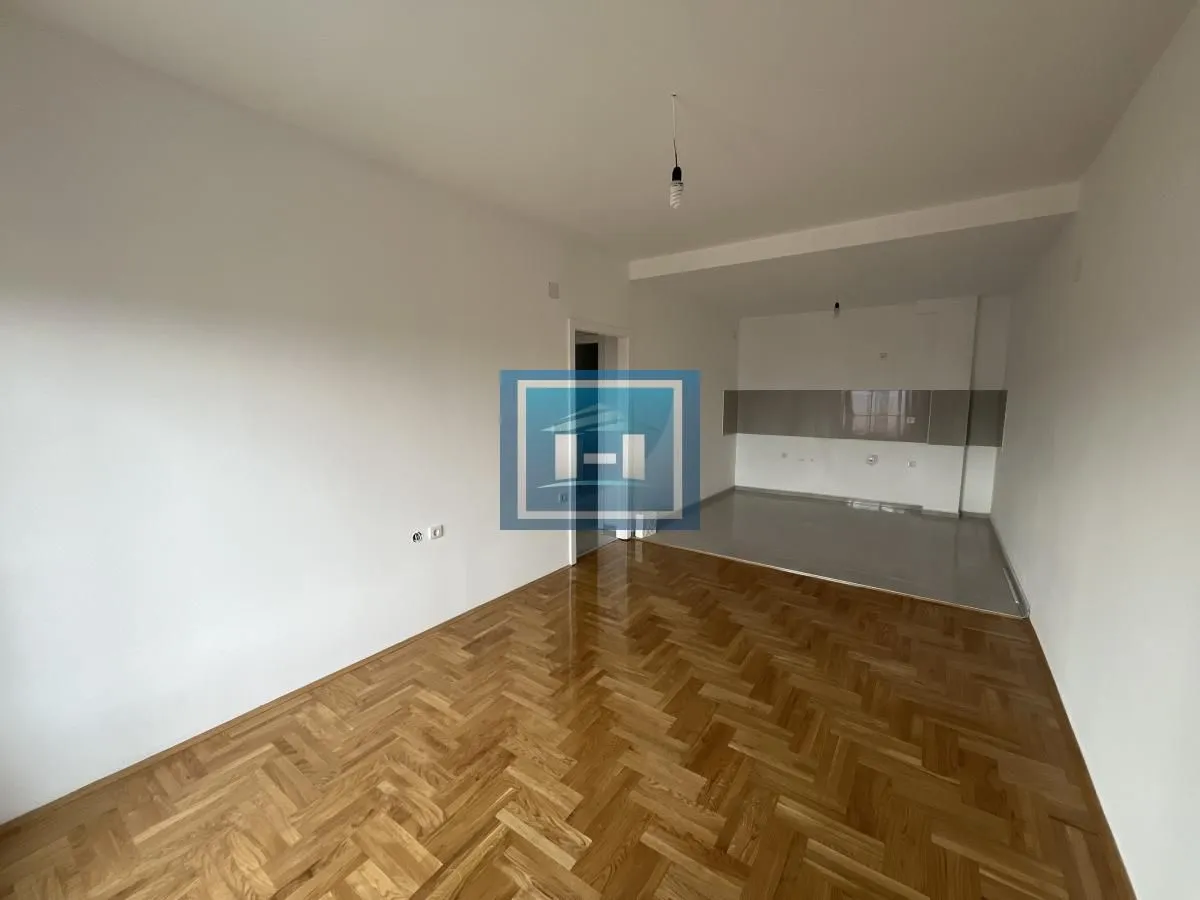 Prodaja, jednosoban stan, 48m², Centar, Paraćin