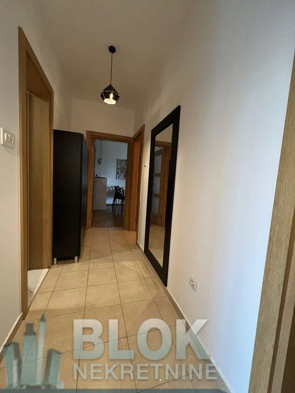 Izdavanje, dvosoban stan, 75m², Podgorica, Crna Gora