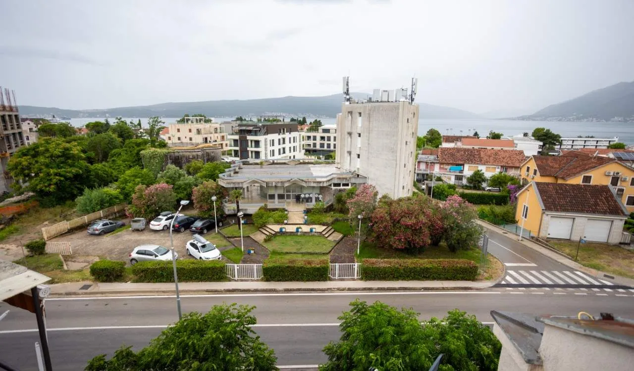 Prodaja, trosoban stan, 121m², Donja Lastva, Tivat