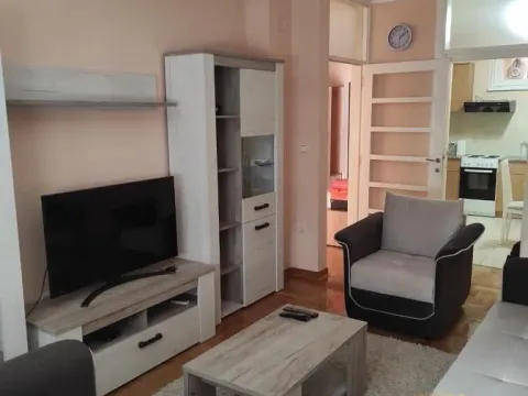 Izdavanje, trosoban stan, 80m², Lion, Zvezdara Sve Podlokacije - image 3