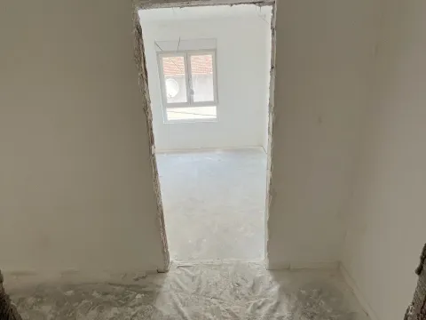 Prodaja, jednosoban stan, 55m², Momišići, Podgorica - image 2
