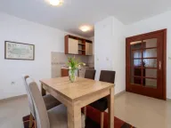 Izdavanje, dvosoban stan, 54m², Centar, Budva - image 2