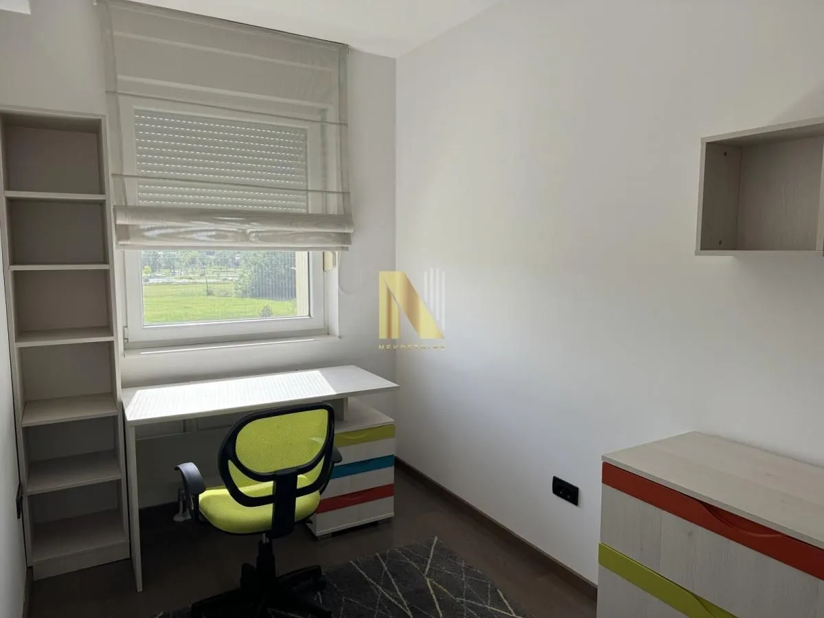 Izdavanje, četvorosoban stan, 114m², Nova Detelinara, Novi Sad Sve Podlokacije