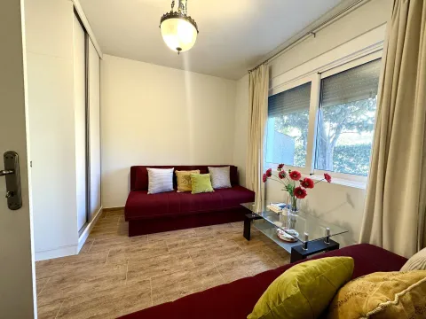 Izdavanje, trosoban stan, 100m², Seljanovo, Tivat - image 6