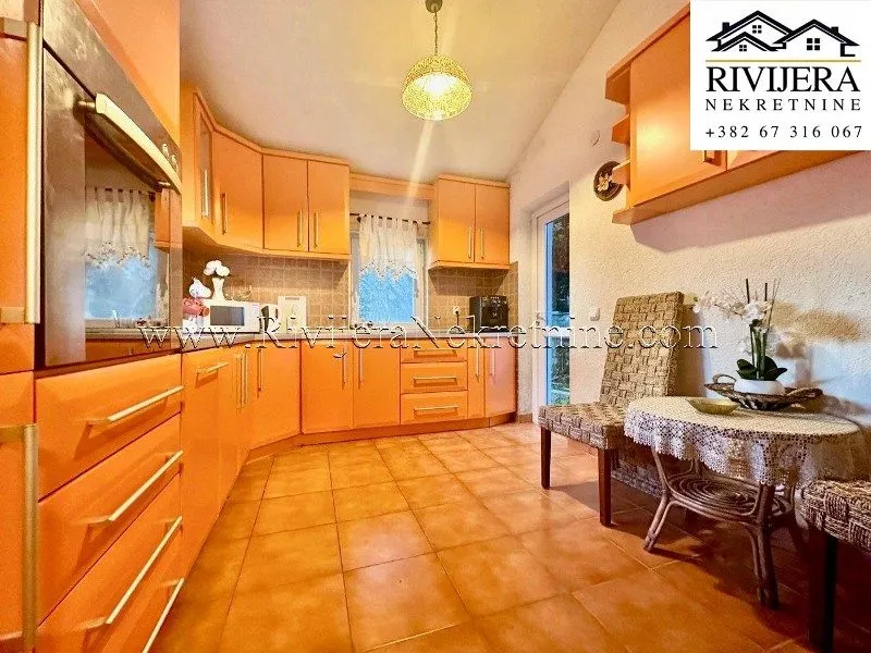 Sale, house, 300m², Stoliv, Kotor