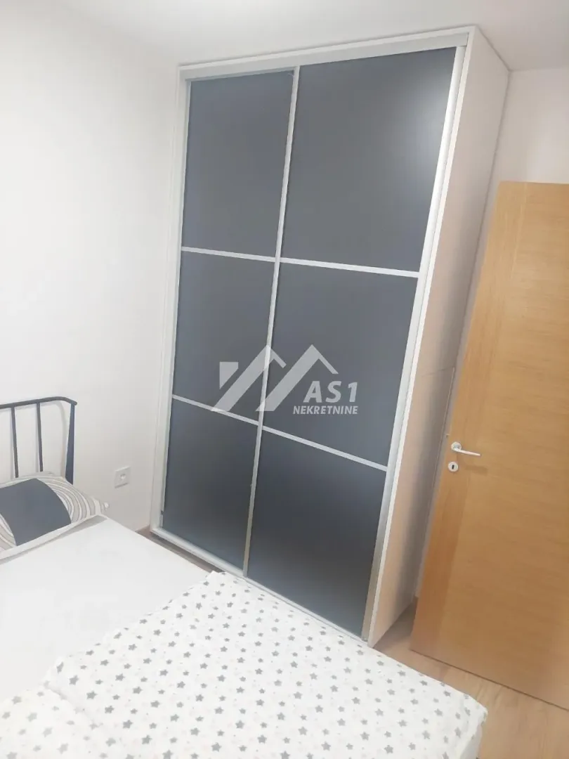 Izdavanje, jednosoban stan, 34m², Centar, Novi Sad