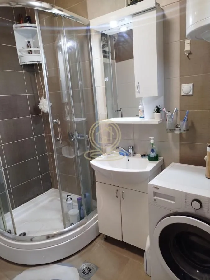 Prodaja, trosoban stan, 78m², Pantelej, Niš