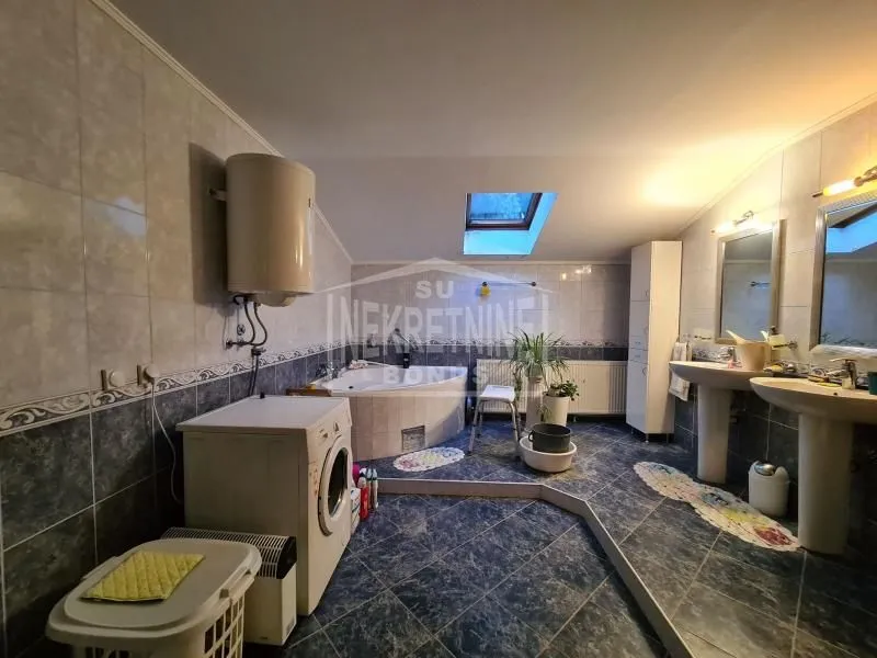 Prodaja, kuća, 345m², Prozivka, Subotica