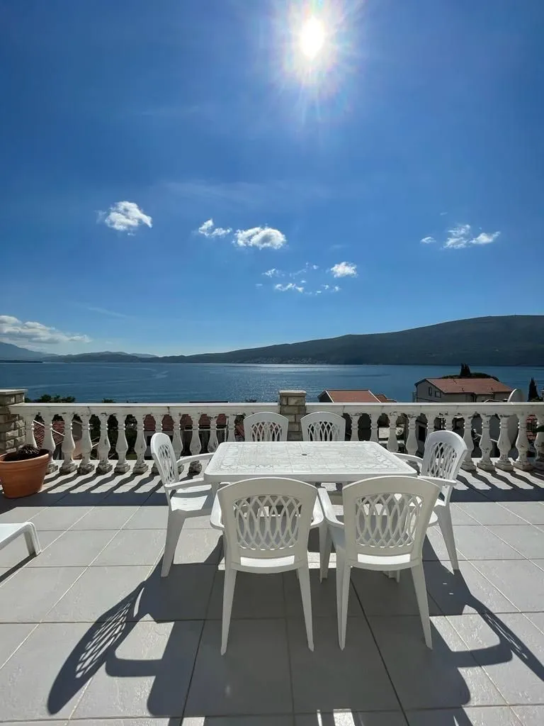 Prodaja, kuća, 350m², Baošići, Herceg Novi