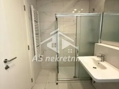 Izdavanje, četvorosoban stan, 155m², Senjak, Beograd - image 17