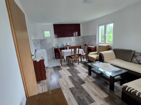 Izdavanje, kuća, 60m², Kakaricka Gora, Podgorica - image 10