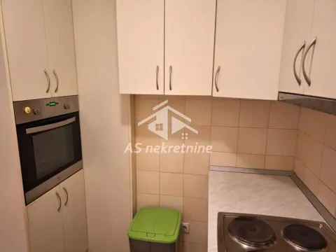 Rent, four bedroom apartment, 105m², Vračar Sve Podlokacije, Beograd - image 7