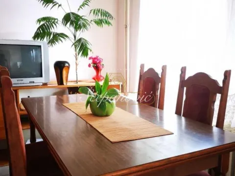 Izdavanje, četvorosoban stan, 52m², Adamovićevo Naselje, Novi Sad Sve Podlokacije - image 3