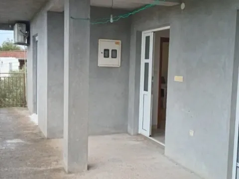 Izdavanje, dvosoban stan, 80m², Đuraševići, Tivat - image 6