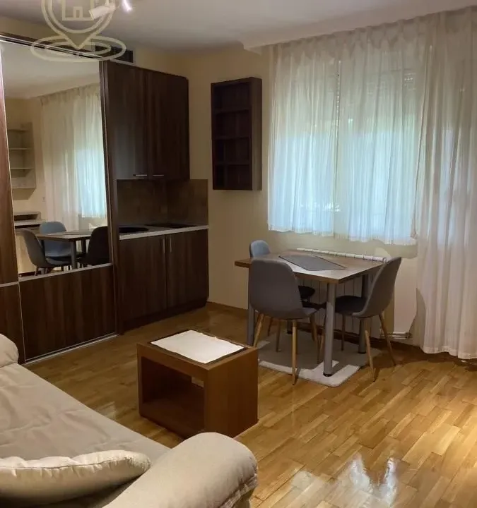 Izdavanje, jednosoban stan, 42m², Sajmište, Novi Sad