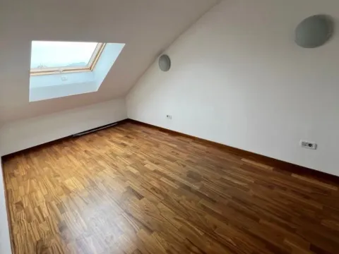 Prodaja, četvorosoban stan, 220m², Preko Morače, Podgorica - image 6