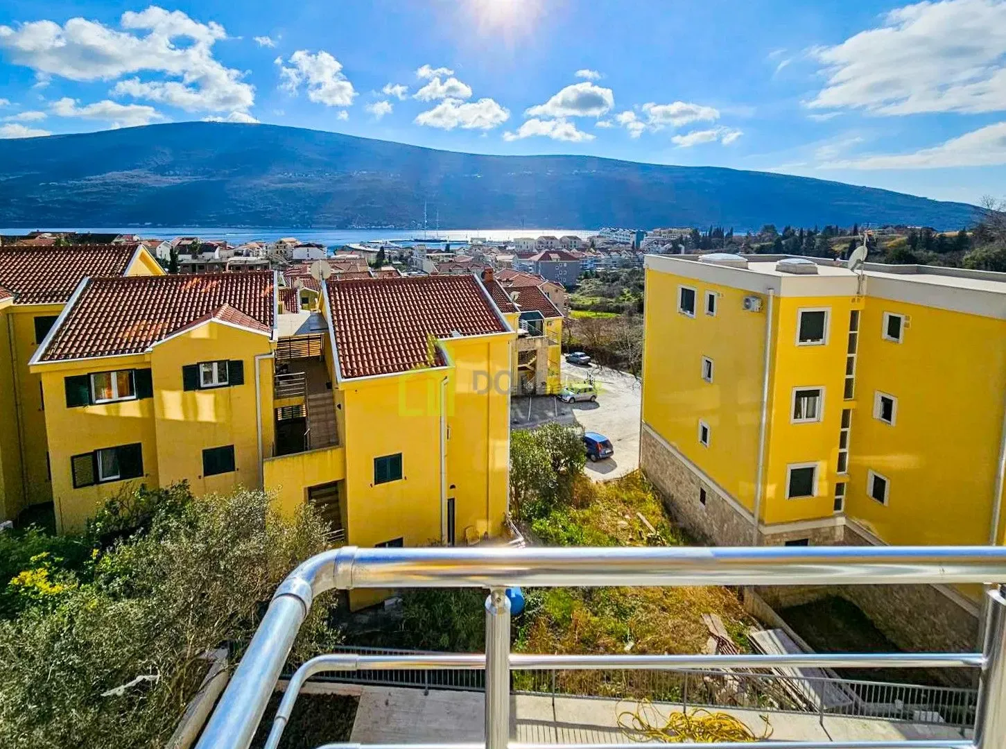 Prodaja, dvosoban stan, 70m², Đenovići, Herceg Novi