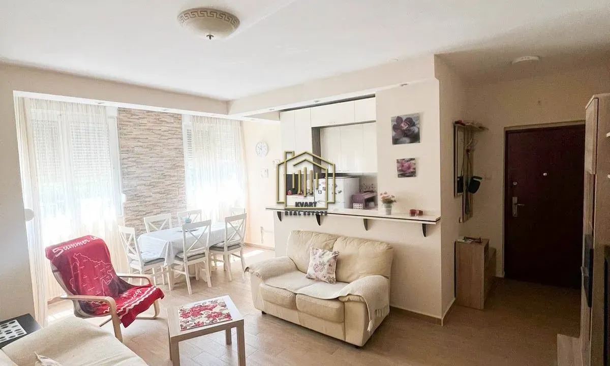 Izdavanje, dvosoban stan, 60m², Centar, Bar