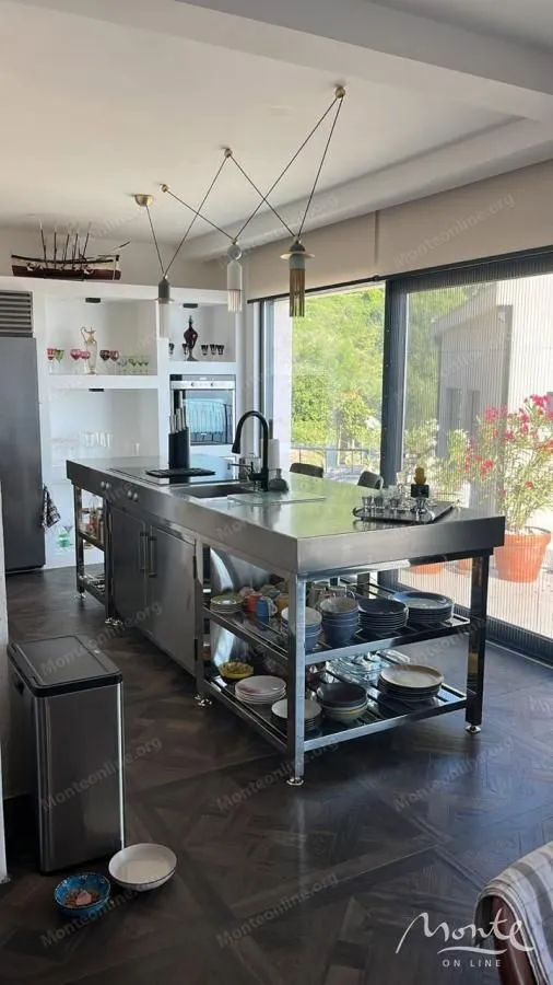 Sale, house, 257m², Kuljače, Budva