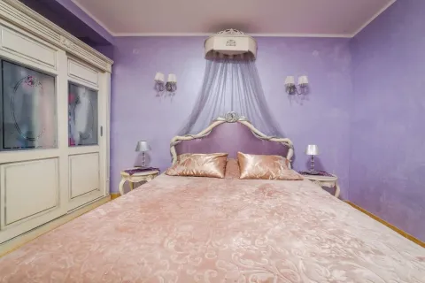Izdavanje, kuća, 200m², Rafailovići, Budva - image 19