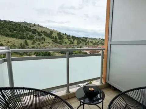 Izdavanje, garsonjera, 30m², Zagorič, Podgorica - image 4