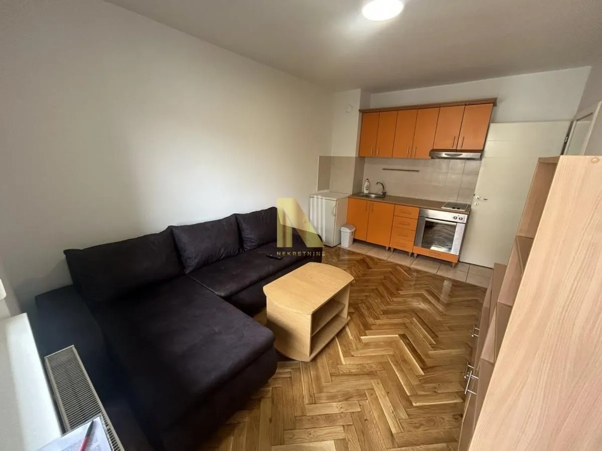 Izdavanje, jednosoban stan, 37m², Socijalno, Novi Sad Sve Podlokacije
