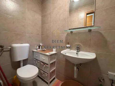 Prodaja, dvosoban stan, 69m², Centar, Bar - image 3